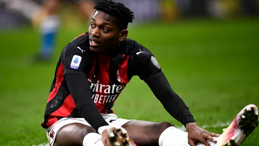Rafael Leao of AC Milan looks dejected during the Serie A football match between AC Milan and SSC Napoli