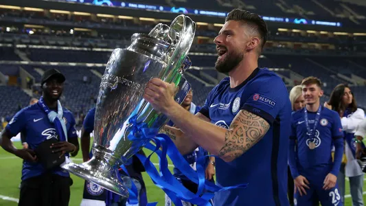 Olivier Giroud of Chelsea celebrates during the UEFA Champions League match at the Estadio do Dragao
