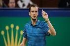 Daniil Medvedev Advances into the Third Round of the French Open, Defeats Laslo Djere
