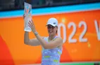 Swiatek Reaches Quarterfinals of Stuttgart Open, Sweeps past Zheng