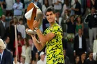 Carlos Alcaraz Through to 4th Round of Roland Garros, Beats Shapovalov