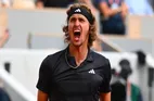 Resurgent Zverev Raises to Beat Etcheverry, Returns to Roland Garros SFs