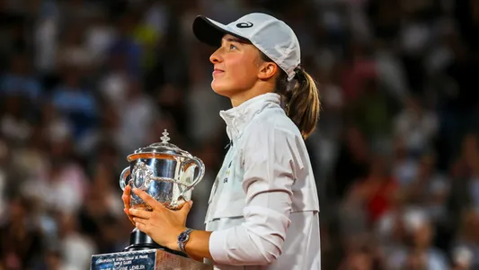 2022 Roland Garros Champion Iga Swiatek during trophy presentation after her victory over Coco Gauff at Court Philippe Chatrier in Paris, France | Photo 249477429 © Zhukovsky | Dreamstime.com