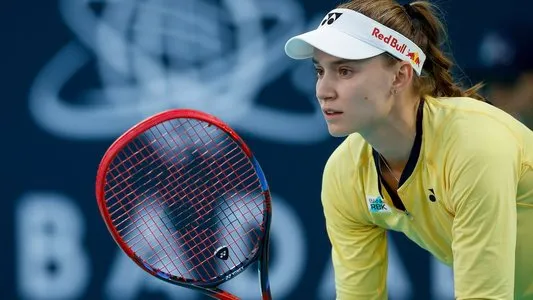 2024 Abu Dhabi Open Champion Elena Rybakina during her match against Danielle Collins (not pictured). February 8, 2024. Photo courtesy: Mubadala Abu Dhabi Open.