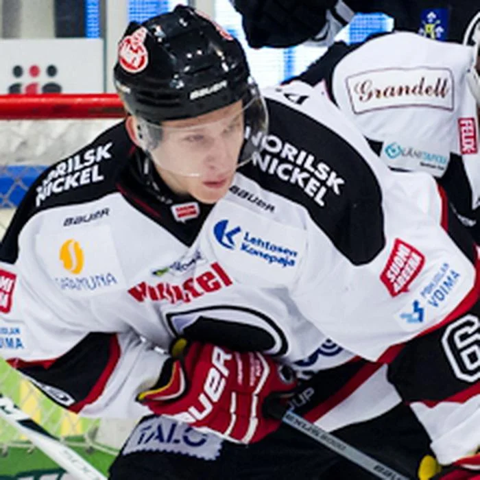 Esa Lindell