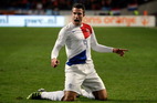 Robin Van Persie becomes second-highest goal scorer for Netherlands
