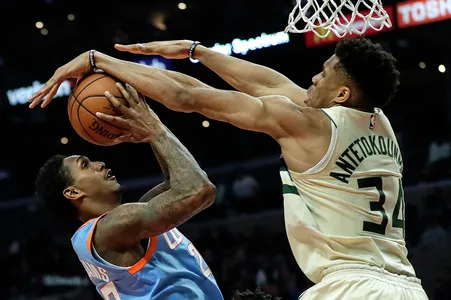Williams saves Clippers and keeps playoff hopes alive