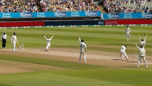 Australia take 1-0 lead against England