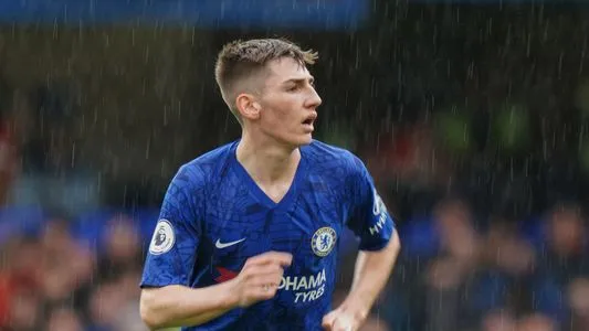 Billy Gilmour in Action for Chelsea Against Everton