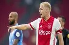 Donny Van De Beek and Manchester United are Awkward Together