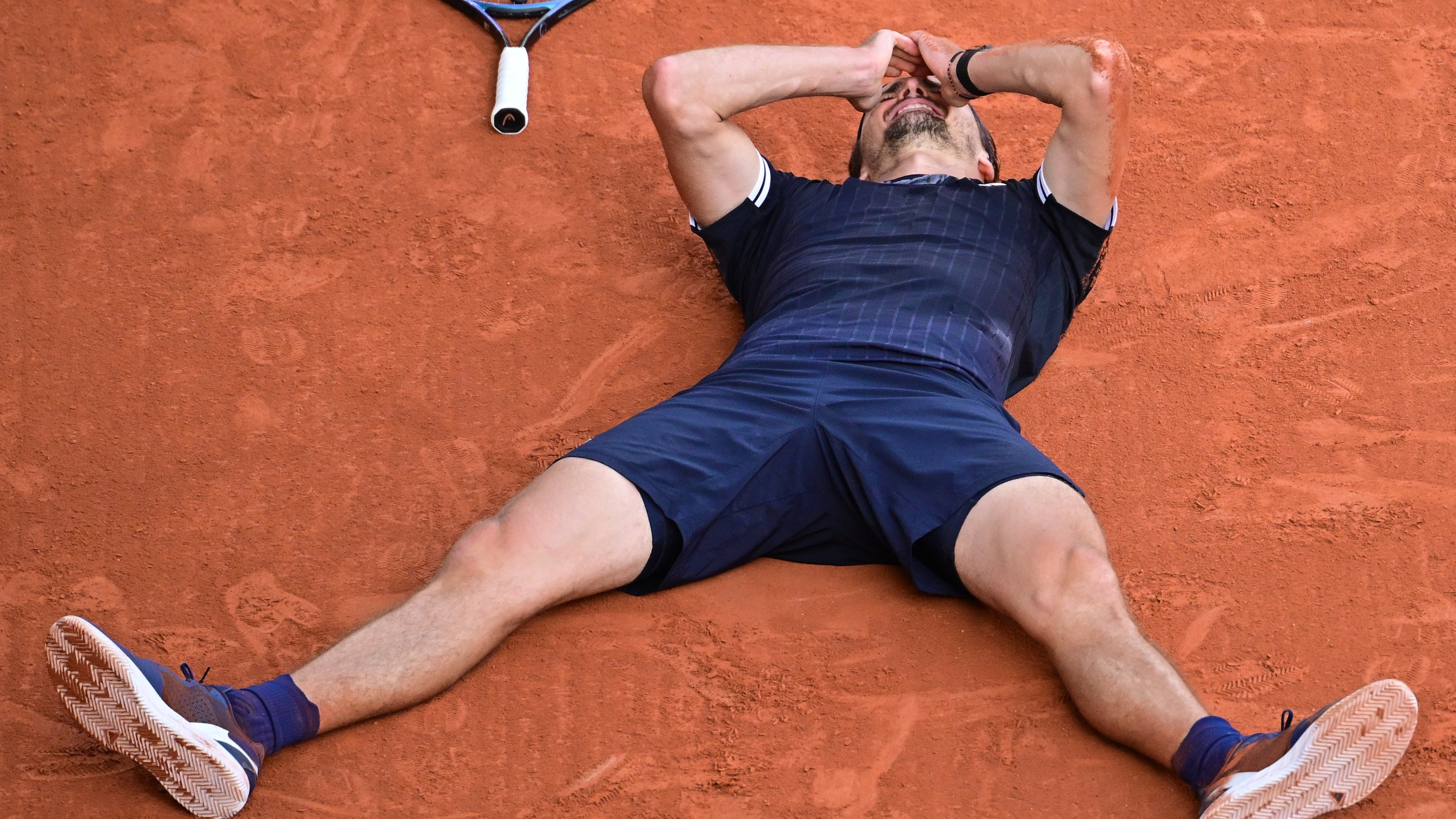 Alexander Zverev celebrates victory at Roland Garros final. Paris, France. June 7, 2026. Photo credit: FFT.